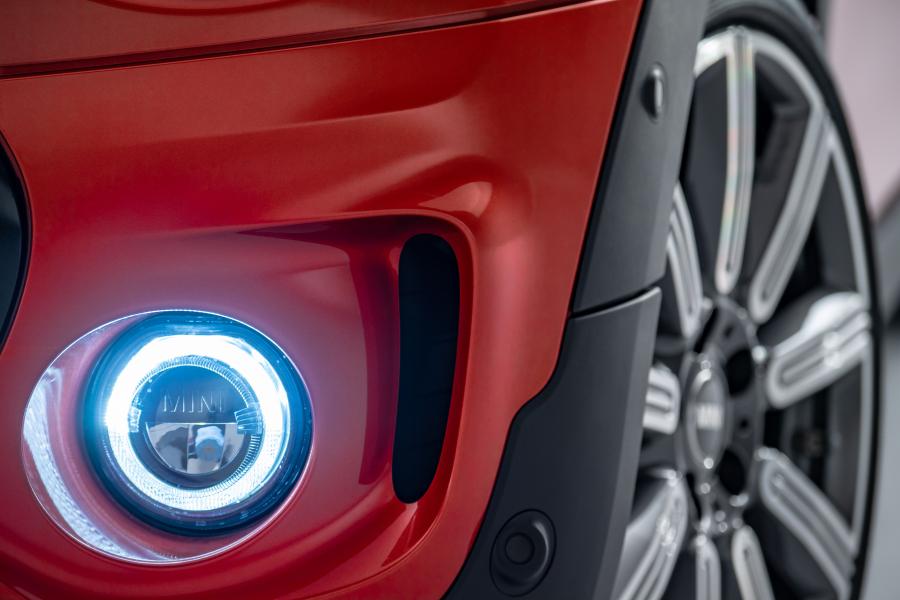 Детали экстерьера Mini Cooper S Clubman (F54) 2019 года  (WW) (фото 36 из 150)